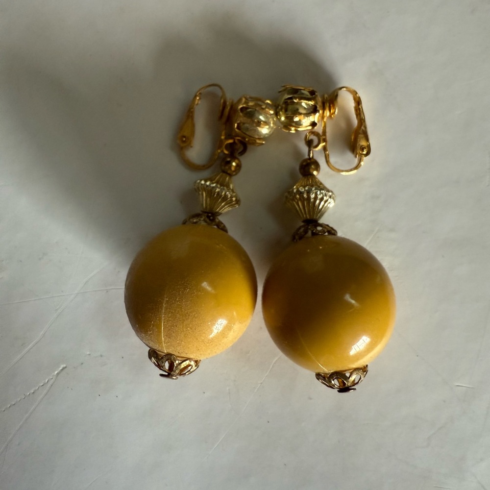 Elegant Gold Drop Earrings